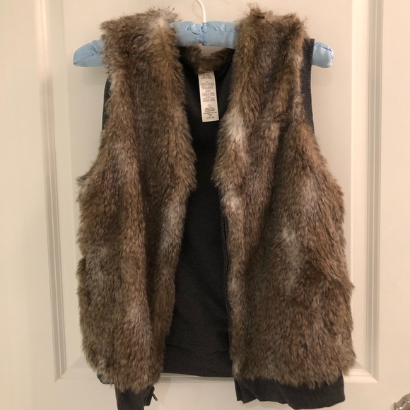 🔥 HOST PICK 🔥Splendid brand reversible faux fur vest - Picture 3 of 9